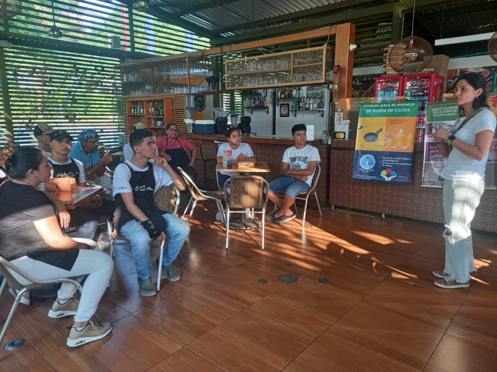 Equipo de Fundación ADC trabajando en proyecto ambiental con la comunidad