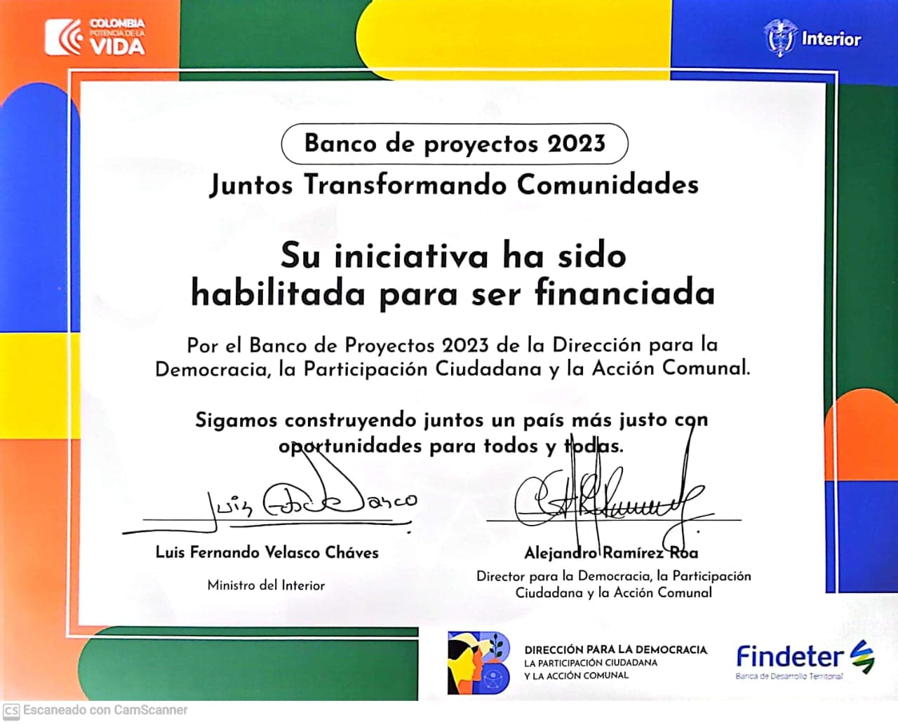 Sesión de formación comunitaria sobre resolución de conflictos